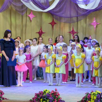 Отчётный концерт творческих коллективов «Зажигаем звёзды» в селе Веселое