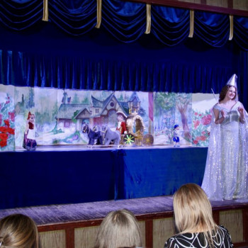 В Международный День кукольника состоялась большая премьера интерактивного кукольного спектакля “Золушка” по мотивам сказки Шарля Перро от Театра кукол “Книга сказок”