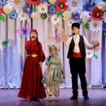 В городском Доме культуры “Долина роз” отметили крымскотатарский праздник “Хыдырлез”